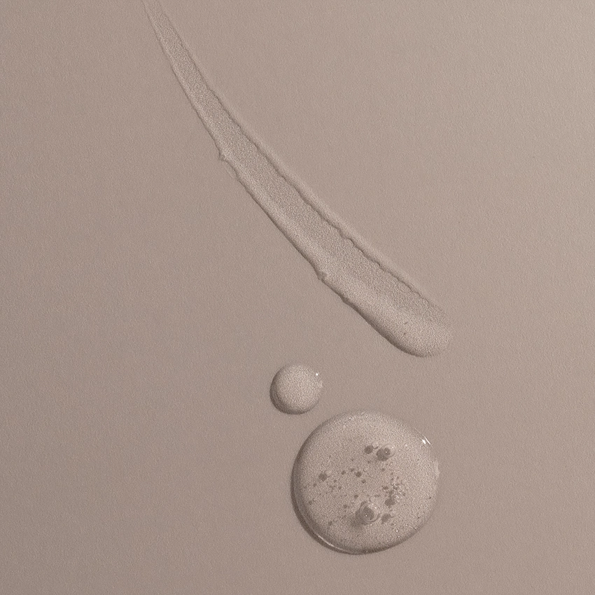 Nahaufnahme Textur - Hyaluronic Power Seurm flüssige, transparente Textur