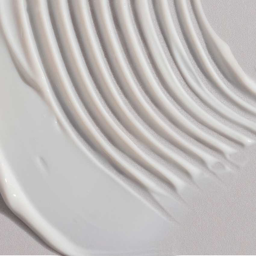 Close-up texture - creamy Sensicura Regeneration Cream