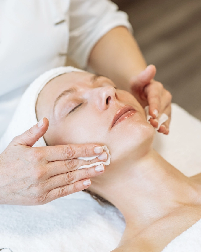Professionelle Gesichtsbehandlung