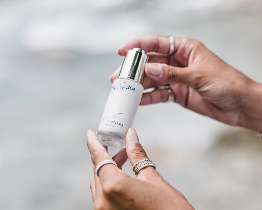 Sensicura Serum is held with two hands