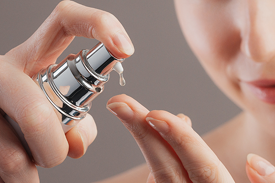 Anti aging retinol against wrinkles