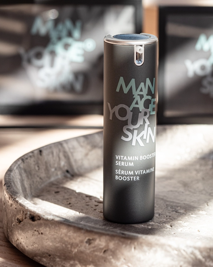 Vitamin Booster Serum Pumpspender stillvoll inszeniert